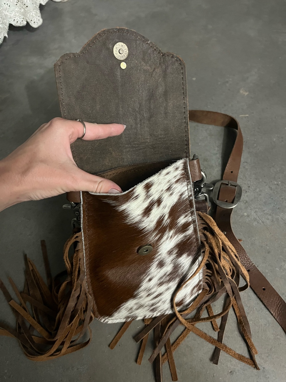 Running Roan Crossbody Bag - Picture 2 of 3